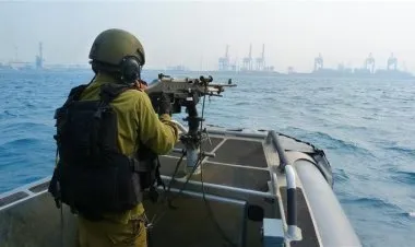 بحرية الاحتلال تسلب 4 قوارب وتغرق وتحرق قاربين قبالة القطاع