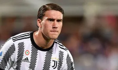 فلاهوفيتش يطارد رقم كريستيانو رونالدو التاريخي