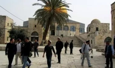 مستوطنون يقتحمون الأقصى ويؤدون طقوسًا تلمودية