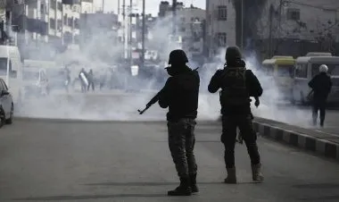 لجنة أهالي المعتقلين السياسيين توثّق 315 انتهاكًا لأجهزة السلطة بالضفة بأغسطس