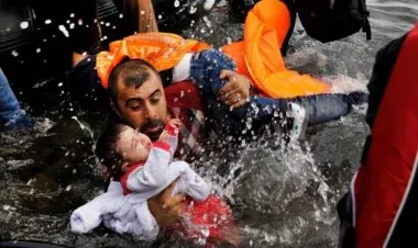 ارتفاع عدد ضحايا غرق قارب المهاجرين قبالة سوريا إلى 86