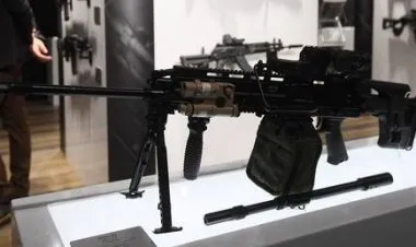 كلاشينكوف تطوّر رشاشها الجديد