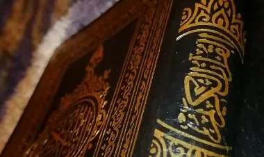 كيف الرحمن على العرش إستوى؟ وكيف كان العرش على الماء؟