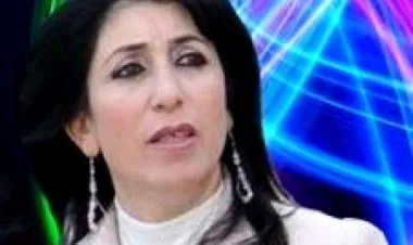 حَنَان تُلَمِّعُ الْأَحْذِيَة؟/ آمال عوّاد رضوان