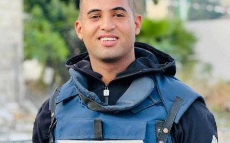 ارتقاء الصَّحفي حسام شبات بقصف الاحتلال مركبته شمال قطاع غزَّة