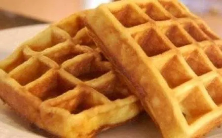 طريقة عمل الوافل الفرنسي الهش في المنزل بخطوات سهلة