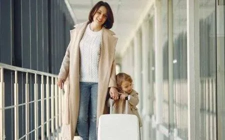 10أشياء يجب أن تكون داخل حقيبتك على متن الطائرة