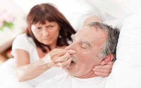 هل يعكس ارتفاع صوت الشخير مدى الضرر الصحي الذي تعانيه؟