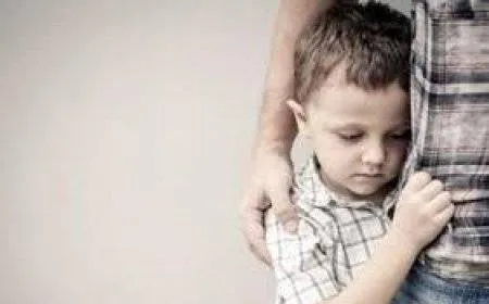 طفلك خجول.. خطوات بسيطة لمنحه “الثقة بالنفس”