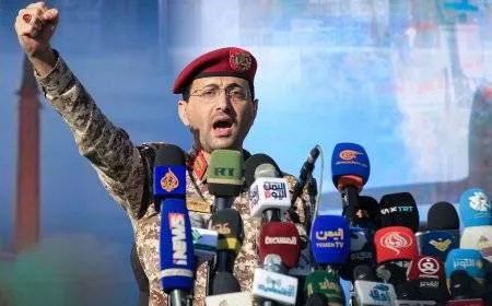 الحوثيون يعلنون استهداف تل أبيب وحاملة طائرات أميركية