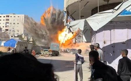 31 شهيدا بغارات على غزة ومسيرة في بيت لاهيا تطالب بوقف الحرب