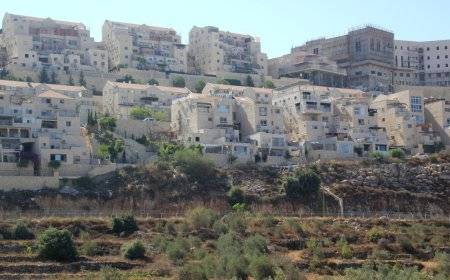 بريطانيا تدين قرار إسرائيل إنشاء 13 مستوطنة جديدة بالضفة