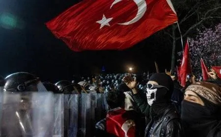 احتجاجات بإسطنبول دعما لإمام أوغلو والمعارضة تحشد ليوم السبت