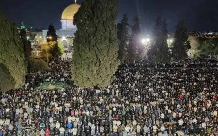 180 ألفا يؤدون العشاء والتراويح في المسجد الأقصى