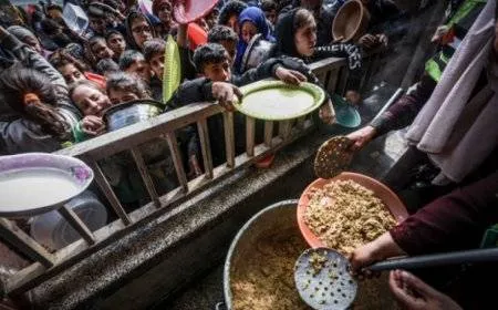 الاحتلال استهدف 26 تكية طعام و37 مركز مساعدات في غزة منذ بدء الإبادة