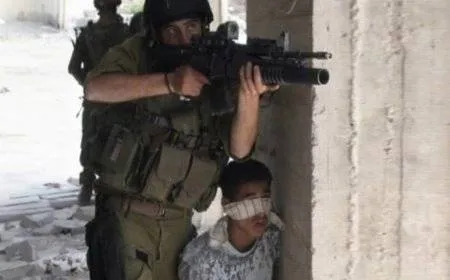 ضابط إسرائيلي: نستخدم الفلسطينيين دروعا بشرية بشكل منتظم