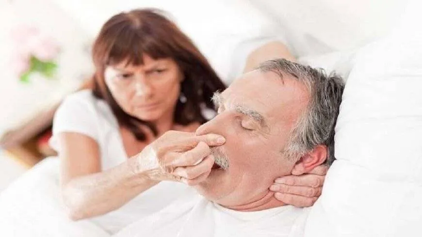 هل يعكس ارتفاع صوت الشخير مدى الضرر الصحي الذي تعانيه؟