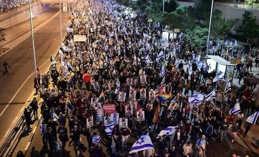 مظاهرات في "تل أبيب" للمطالبة باستعادة الأسرى