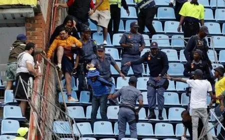 عشاق الكرة التونسية يتفاعلون مع إنقاذ مشجع للترجي من موت محقق