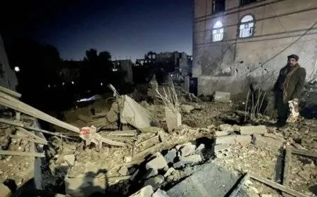 20 شهيدًا وجريحًا جراء القصف الأمريكي لمنزل في اليمن