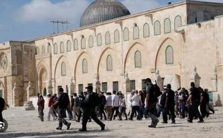 90 مستوطنًا يقتحمون الأقصى ويؤدون طقوسًا تلمودية