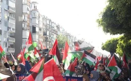 مسيرة بولاية دياربكر بتركيا تنديدًا بحرب الإبادة على غزة