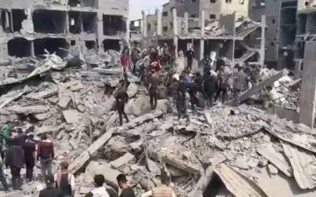 مجزرة جديدة.. 27 شهيدًا و55 مصابًا بقصف منزل شرقي غزة