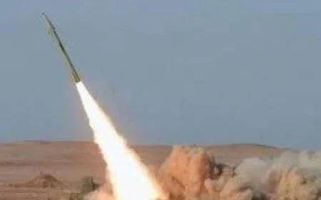 القوات اليمنية تستهدف هدفًا للاحتلال في يافا وحاملة طائرات أمريكية بالبحر الأحمر