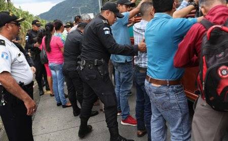 واشنطن بوست: إدارة ترامب صنفت زورا 6 آلاف مهاجر لاتيني أمواتا