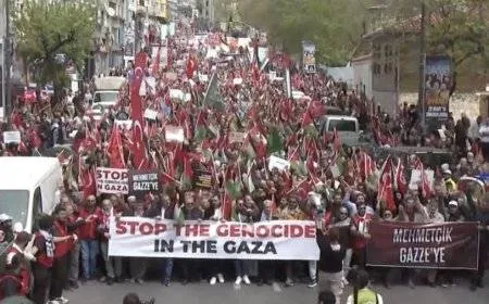 مسيرة حاشدة بإسطنبول للتنديد بالإبادة الجماعية على غزة