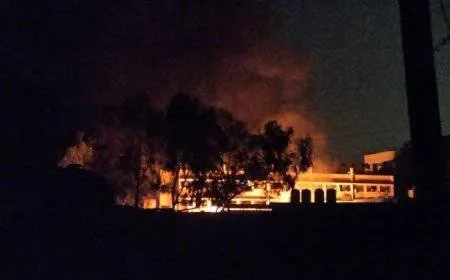 10 شهداء حرقًا وجرحى باستهداف خيام النازحين في مدرسة يافا شرق غزة