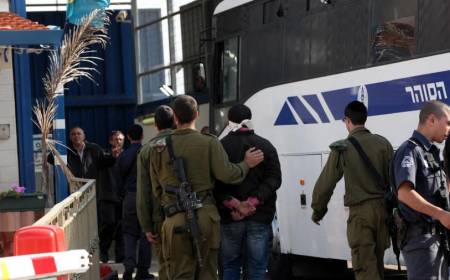 الاحتلال يفرج عن 11 أسيرًا من غزة