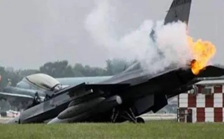 سقوط إف-16 أمريكية من حاملة الطائرات واليمنيون يتوعدون بالمزيد