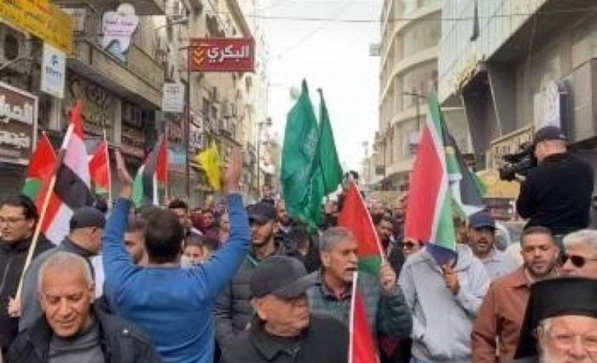 حماس تدعو للمشاركة الواسعة بالإضراب والمسيرات غدًا رفضًا للعدوان على غزة
