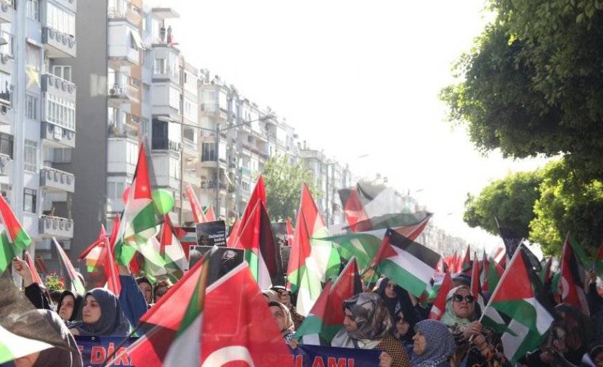 مسيرة بولاية دياربكر بتركيا تنديدًا بحرب الإبادة على غزة