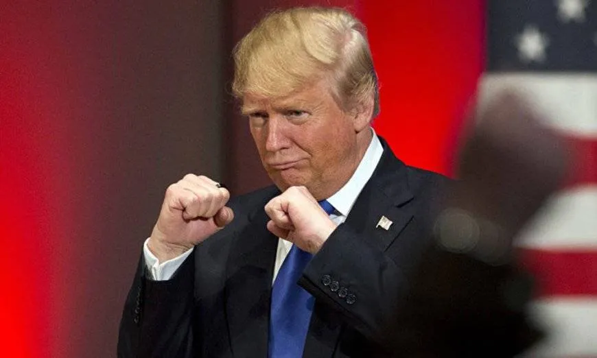 ترامب يتوعد باستخدام القوة العسكرية ضد إيران إذا لم تنهي برنامجها النووي