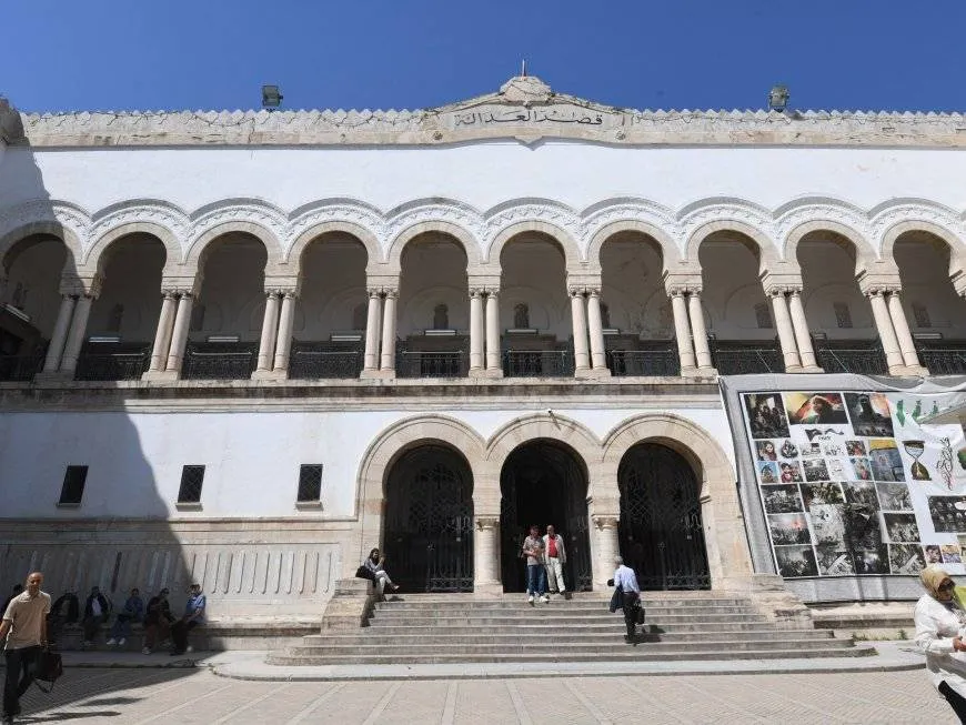 أحكام بالسجن تصل إلى 66 عاما في "قضية التآمر" بتونس