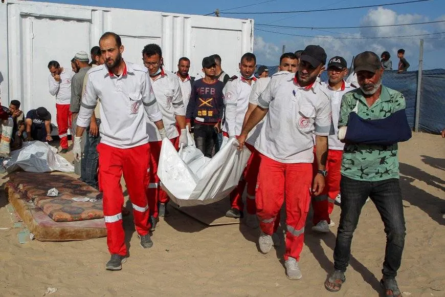 68 شهيدا منذ فجر الجمعة والجوع يهدد مئات الآلاف بغزة