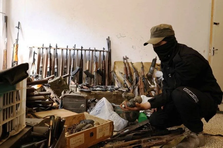 الأمن السوري يضبط أسلحة وصواريخ في حمص ودرعا