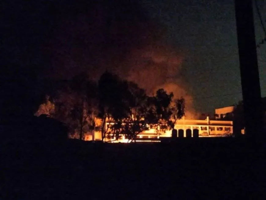 10 شهداء حرقًا وجرحى باستهداف خيام النازحين في مدرسة يافا شرق غزة