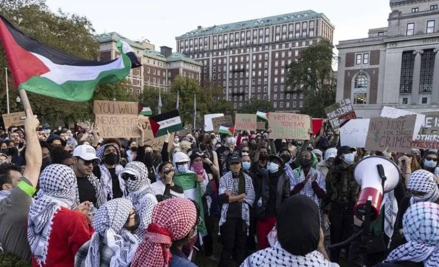 طلاب في جامعة كولومبيا يتحدون ترامب: مقنّعون ويحملون أسماء وهمية متضامنون مع فلسطين 