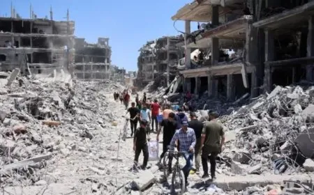 «أوبزيرفر» :ما يُسمونه سلامًا بغزة مجرد تطهير للمنطقة