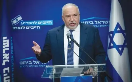 ليبرمان: نتنياهو يسرق المال من الجنود ويوزعه على "الحريديم" المتهربين من الخدمة العسكرية