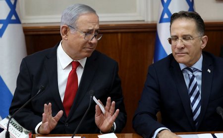 قراصنة إيرانيون يهددون بنشر معلومات حساسة لمدير مكتب نتنياهو