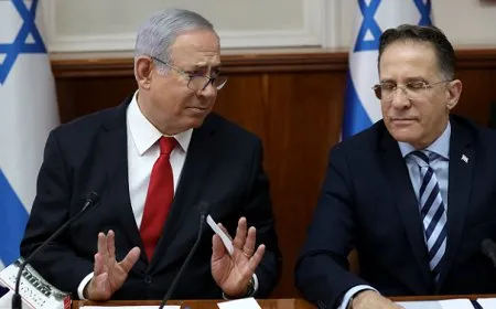 قراصنة إيرانيون يهددون بنشر معلومات حساسة لمدير مكتب نتنياهو