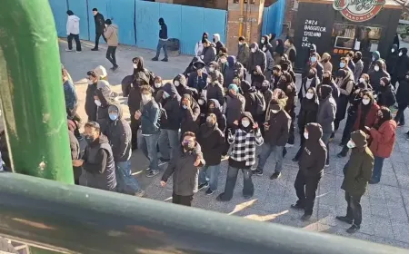 اتساع رقعة التظاهرات في إيران وسط إضراب تجاري وشلل في الأسواق الكبرى