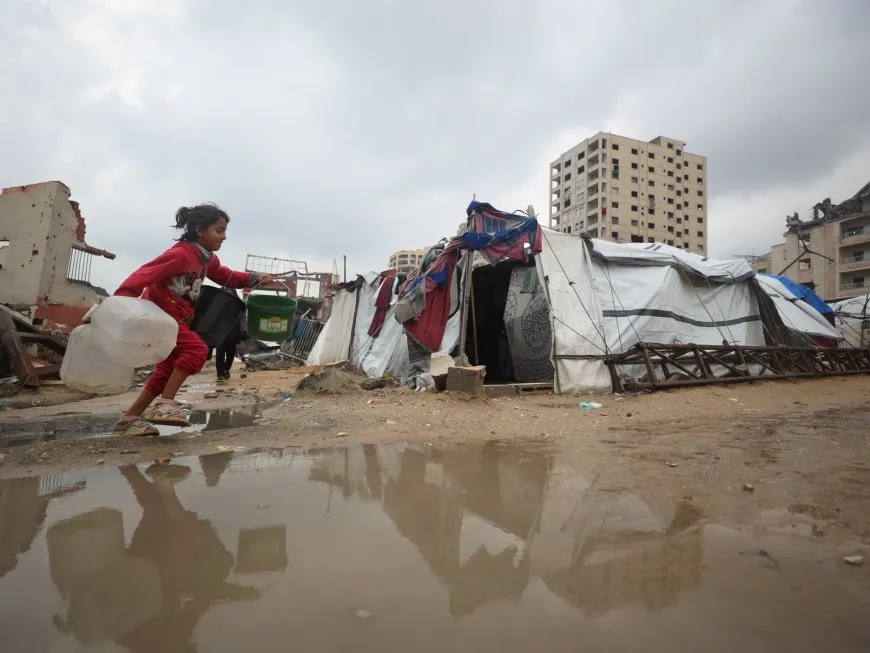 وفاة 7 فلسطينيين بغزة جراء انهيارات بسبب المنخفض الجوي