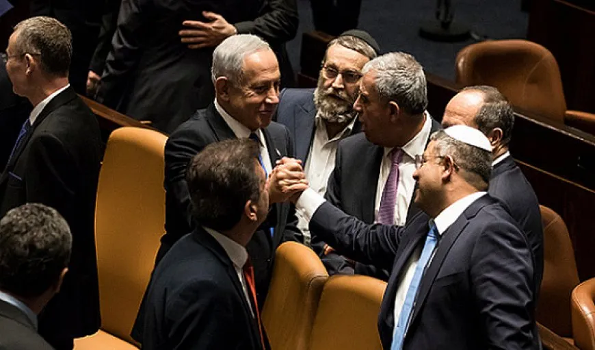 الكنيست الإسرائيلي يصوّت تمهيدياً على حزمة قوانين لتقويض القضاء وفرض الإكراه الديني