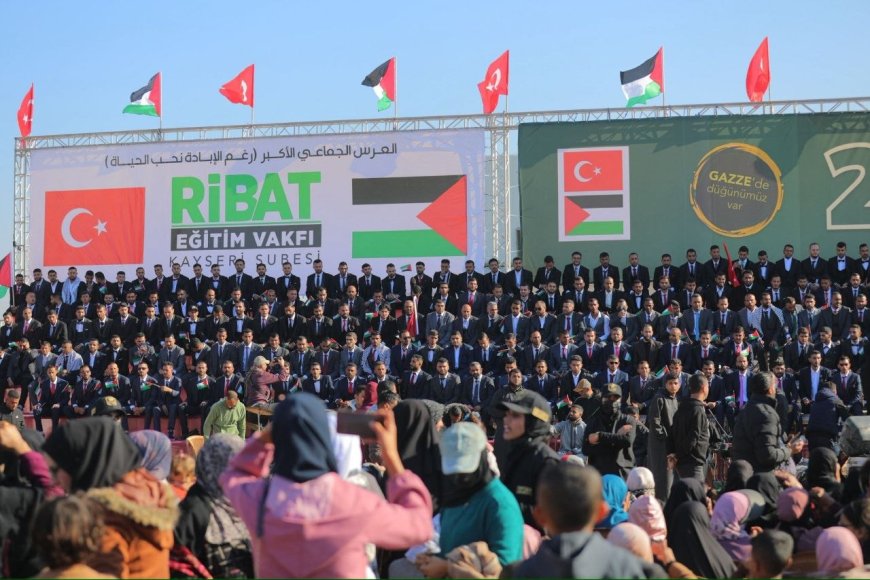 غزة تحتفي بزفاف 203 عريس وعروس في عرس جماعي بهيج