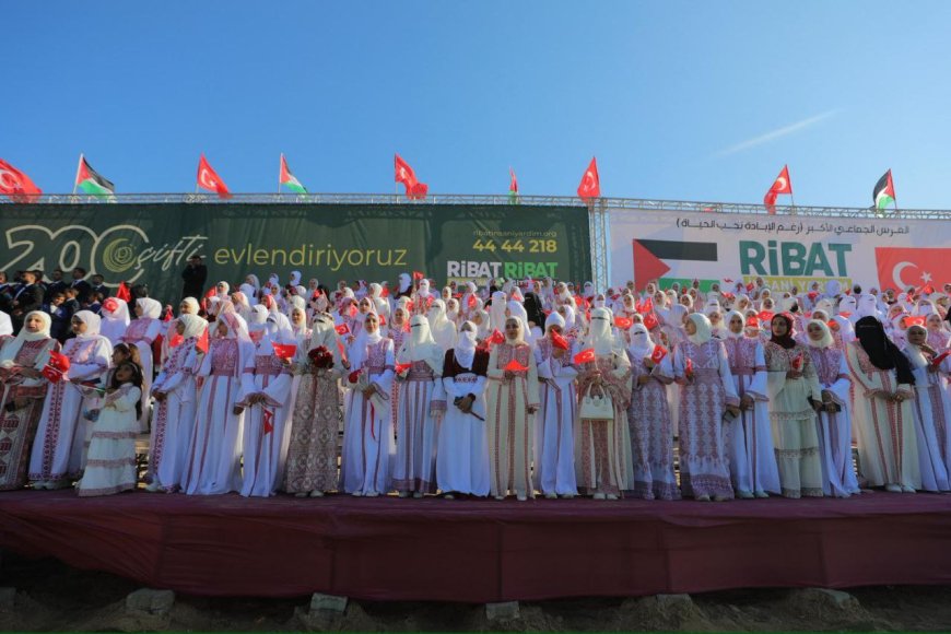 غزة تحتفي بزفاف 203 عريس وعروس في عرس جماعي بهيج